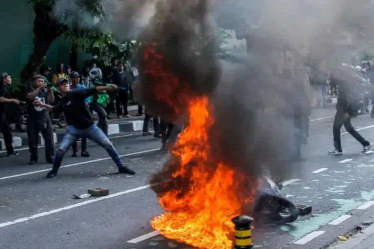 45 Orang Jadi Tersangka Kericuhan Setelah Aksi Demo di Depan Gedung DPR/MPR 27 Agustus 2026, Sudah Diamankan Polisi