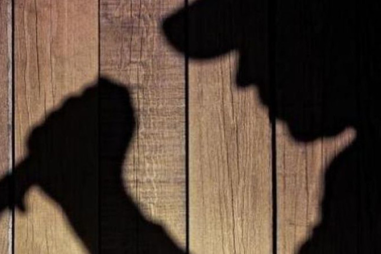 Guru SD di Sleman Dibacok Wali Murid Pakai Parang Perkara Miskomunikasi Soal Jajanan Kantin, Gelap Mata Karena Salah Paham