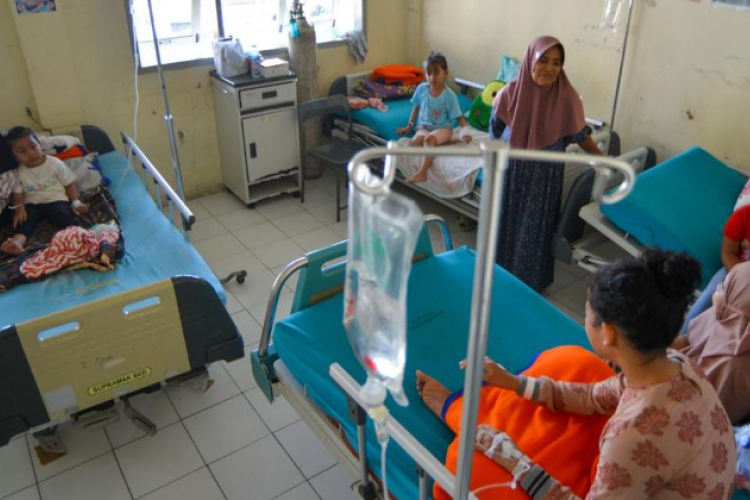 Lebih dari 300 Siswa dan Guru di Agam Sumatera Barat Keracunan MBG, Gubernur Desak Penutupan Dapur