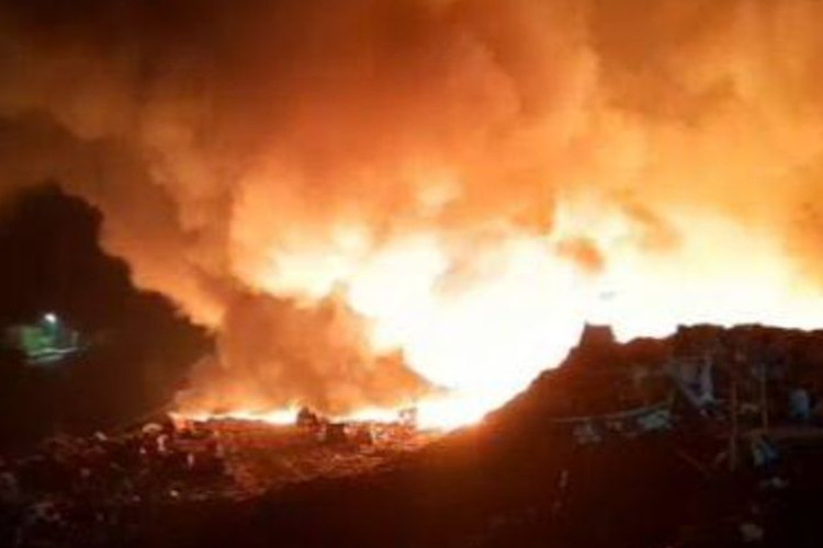 TPA Jatibarang Semarang Kembali Terbakar, Kobaran Api Hanguskan Area Hingga 10 Hektare