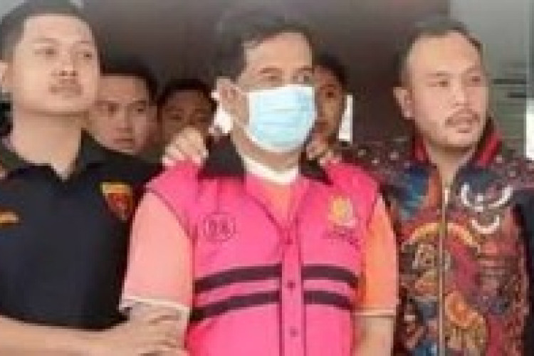 Kejaksaan Berhasil Melacak Tempat Persembunyian Koruptor Kredit Fiktif yang Menyamar Sebagai Pengantar Galon Air