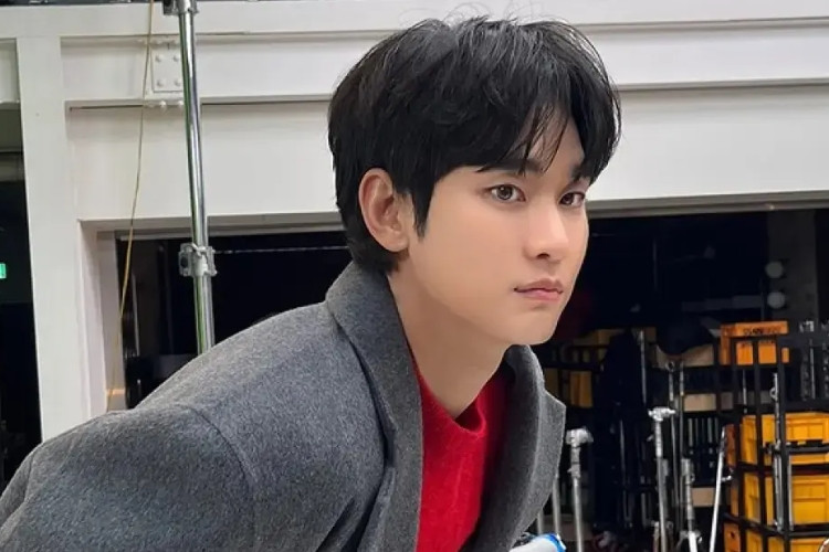Dikonfirmasi! Kim Soo Hyun Resmi Jadi MC The Fact Music Awards 2026 Setelah Kembali Dari Indonesia