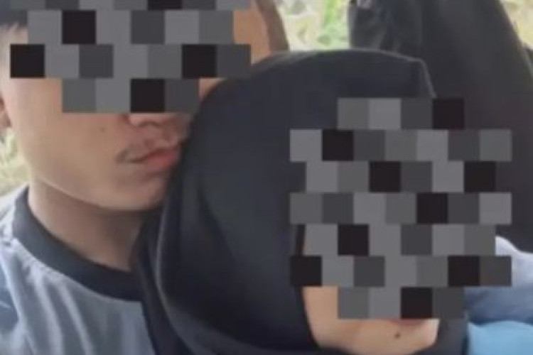 LINK Video Viral 19 Detik Pelajar SMKN 1 Cidaun di Cianjur Bermesraan di Gubuk, Pihak Sekolah Angkat Bicara