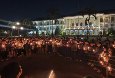 Mahasiswa dan Ojol Gelar Aksi Agustus Gelap di Bundaran UGM Untuk Mengenang Korban Jiwa Tragedi Kekerasan Aparat Tahun Lalu